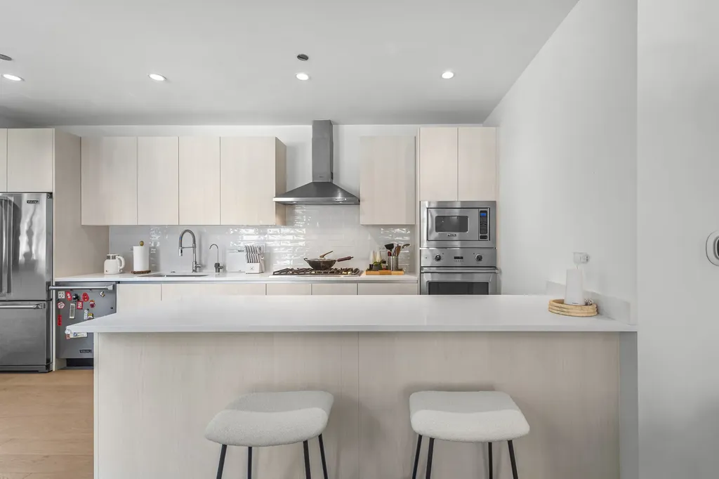 1648 West Division Street Chicago IL 60622