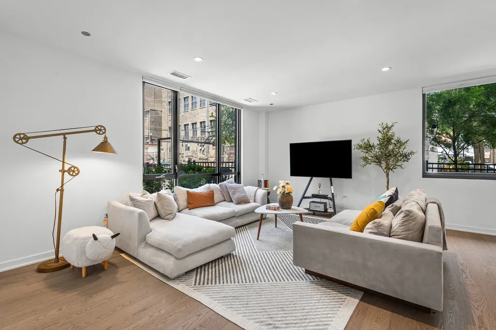 1648 West Division Street Chicago IL 60622