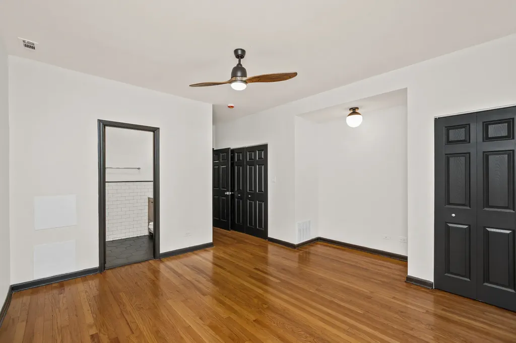6808 South Paxton Avenue Chicago IL 60649