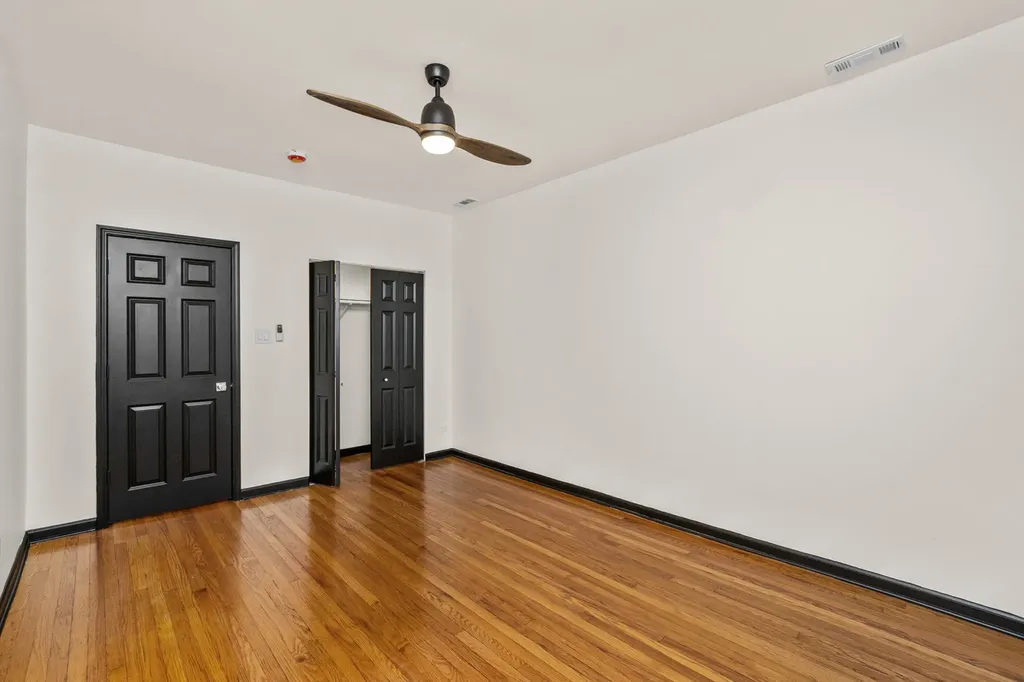 6808 South Paxton Avenue Chicago IL 60649