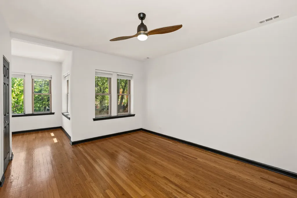 6808 South Paxton Avenue Chicago IL 60649