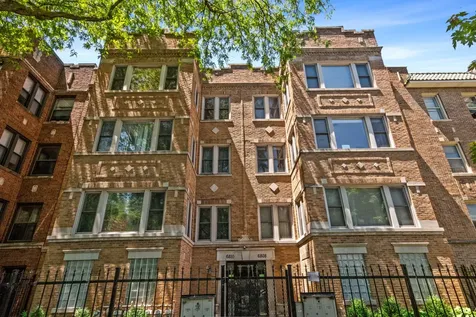 6808 South Paxton Avenue Chicago IL 60649