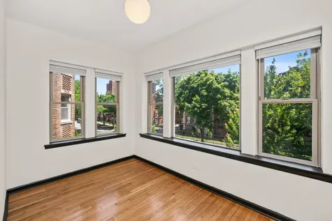 6808 South Paxton Avenue Chicago IL 60649