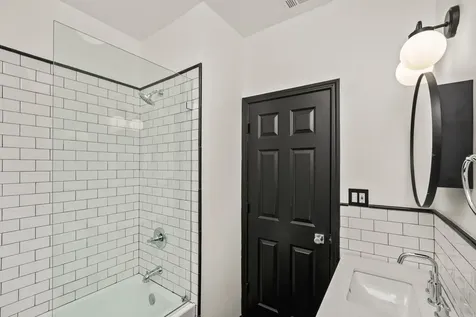 6808 South Paxton Avenue Chicago IL 60649