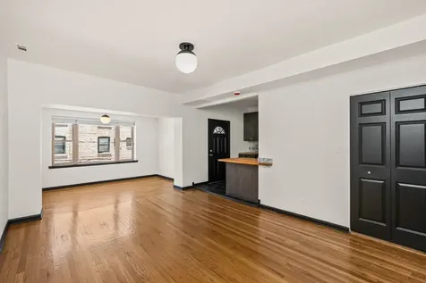 6808 South Paxton Avenue Chicago IL 60649