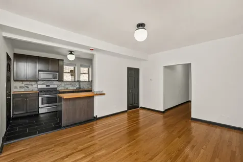6808 South Paxton Avenue Chicago IL 60649
