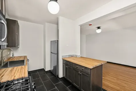 6808 South Paxton Avenue Chicago IL 60649