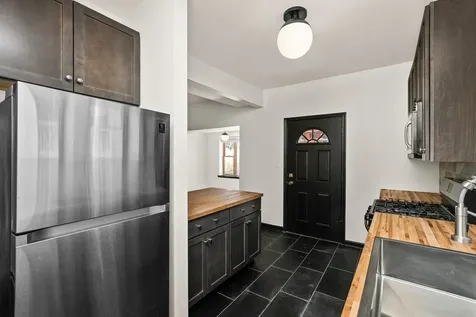 6808 South Paxton Avenue Chicago IL 60649