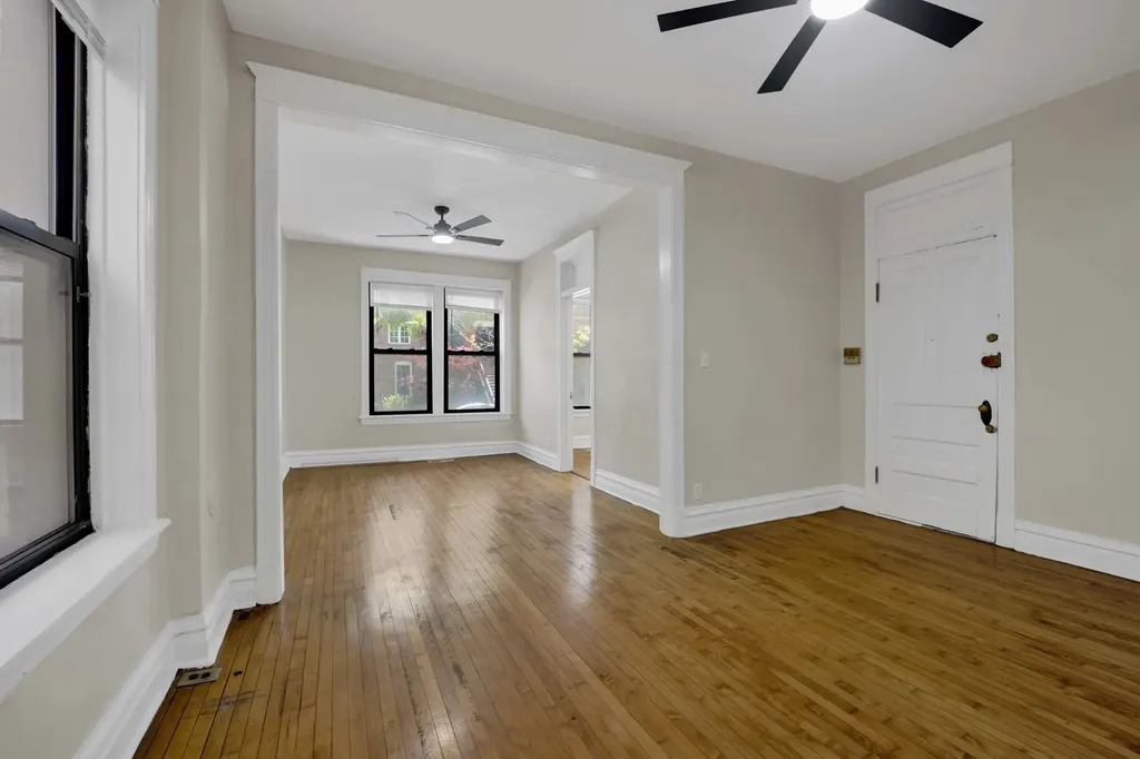614 South Loomis Street Chicago IL 60607