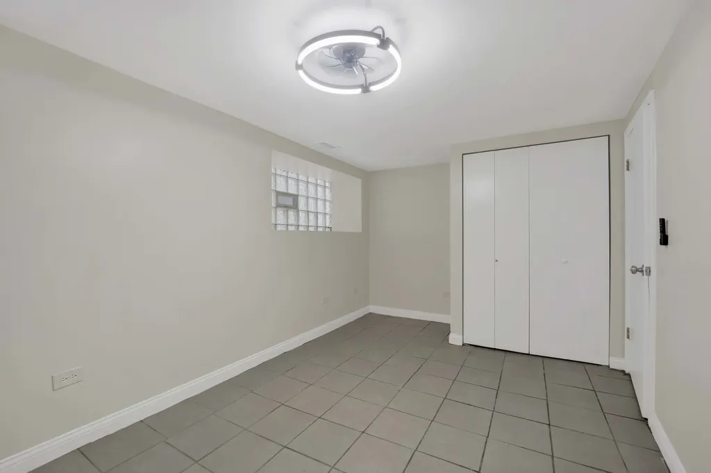 614 South Loomis Street Chicago IL 60607