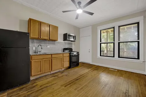 614 South Loomis Street Chicago IL 60607
