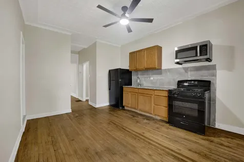 614 South Loomis Street Chicago IL 60607