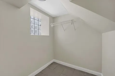 614 South Loomis Street Chicago IL 60607