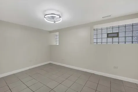 614 South Loomis Street Chicago IL 60607