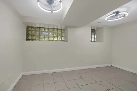 614 South Loomis Street Chicago IL 60607
