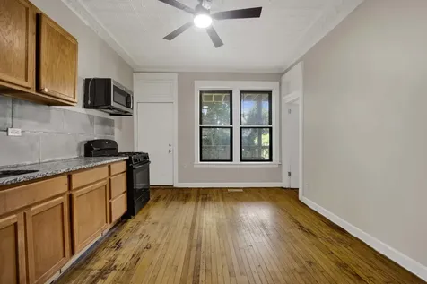 614 South Loomis Street Chicago IL 60607