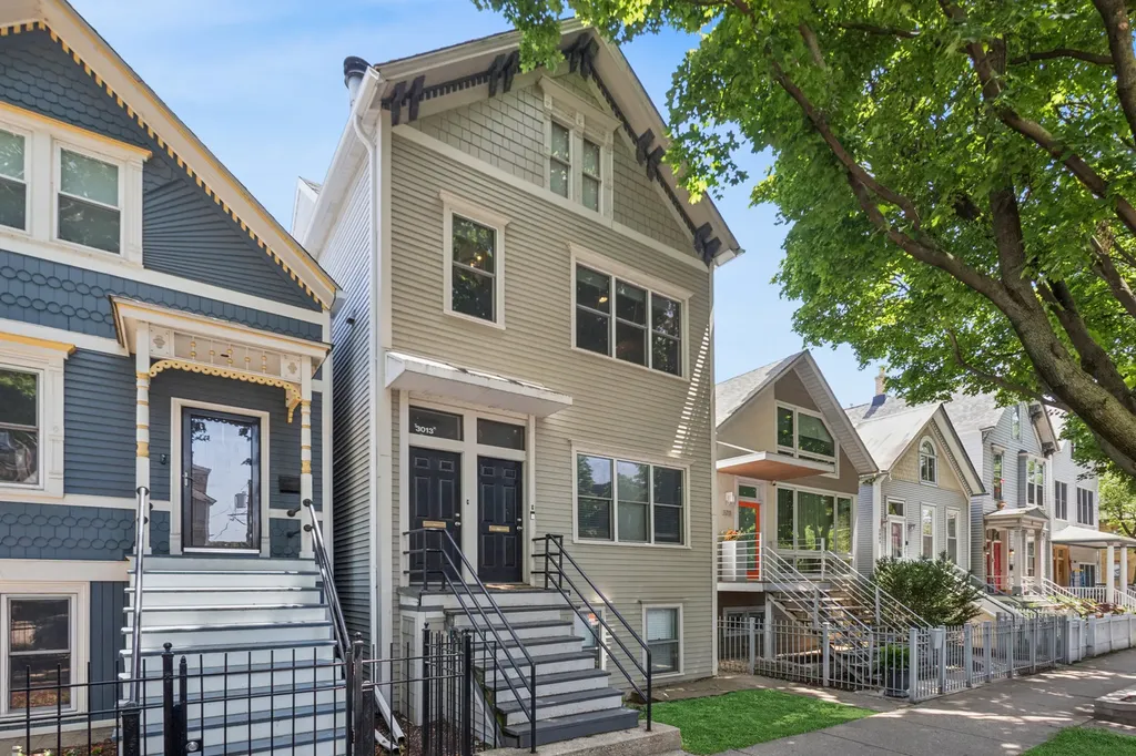 3013 North Racine Avenue Chicago IL 60657