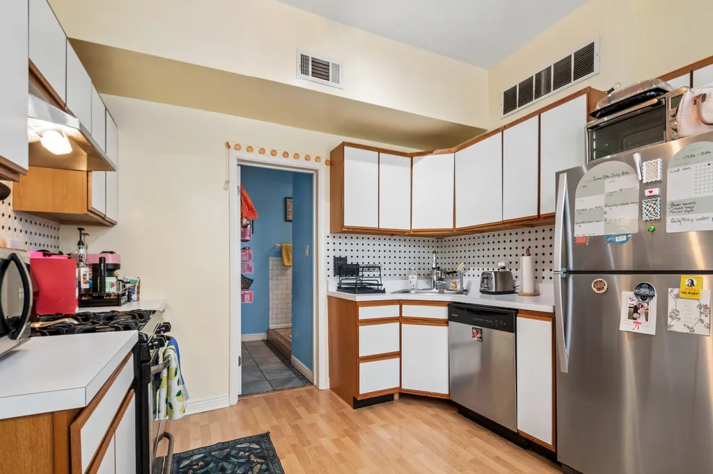 3013 North Racine Avenue Chicago IL 60657