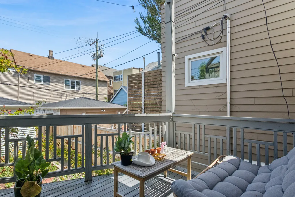 3013 North Racine Avenue Chicago IL 60657