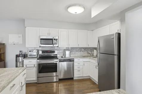925 Spring Hill Drive Northbrook IL 60062
