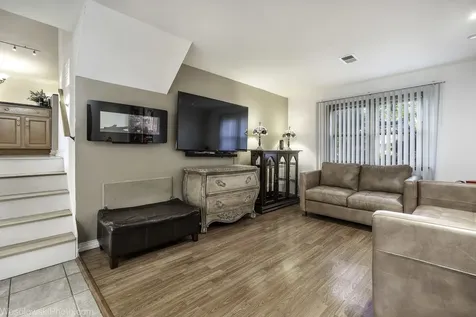 1408 South Fern Drive Mount Prospect IL 60056