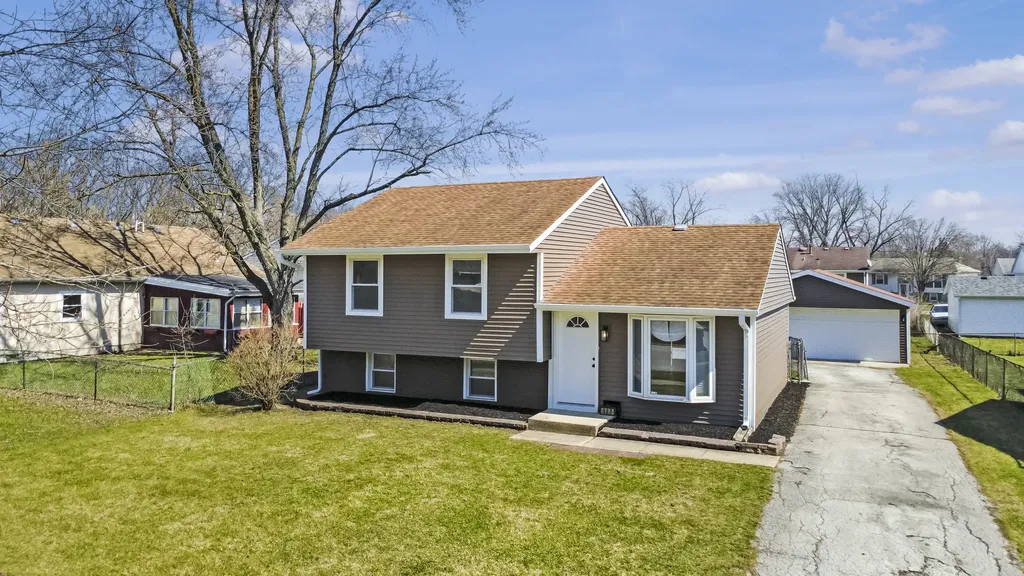127 North Cedar Lane Glenwood IL 60425