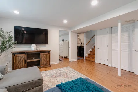 6 South Deerpath Drive Vernon Hills IL 60061