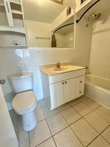 6325 North Sheridan Road Chicago IL 60660