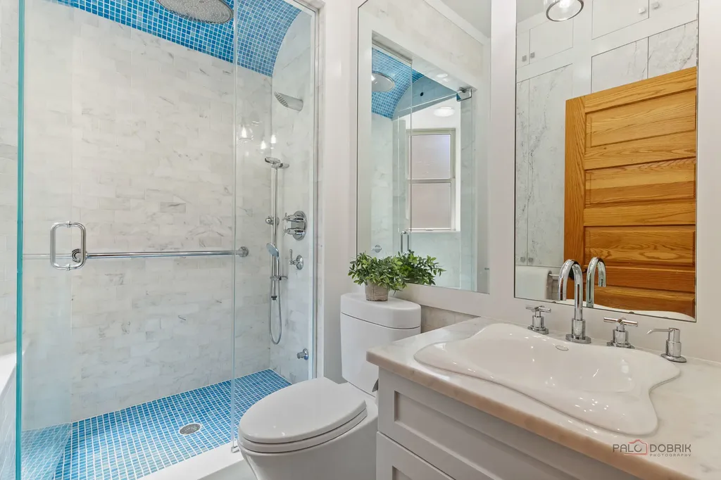 4448 North Tripp Avenue Chicago IL 60630