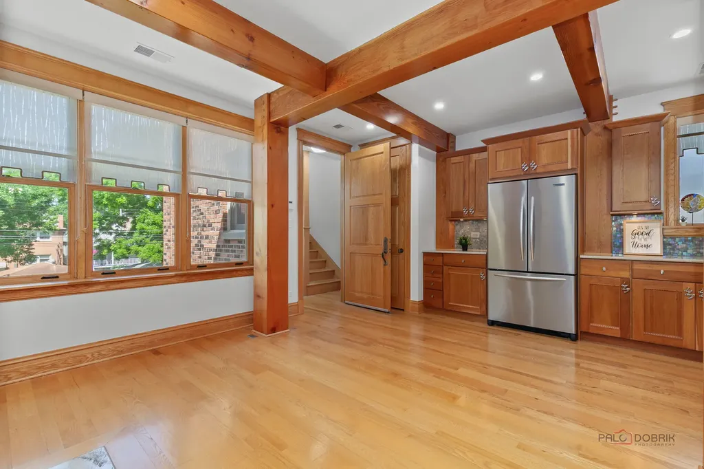 4448 North Tripp Avenue Chicago IL 60630