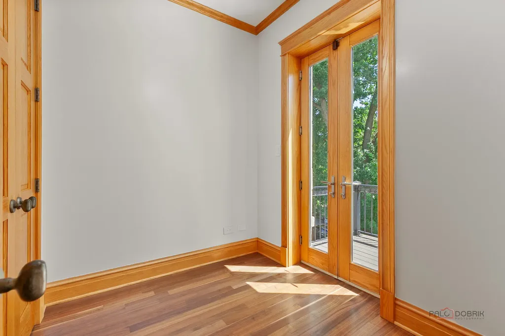 4448 North Tripp Avenue Chicago IL 60630