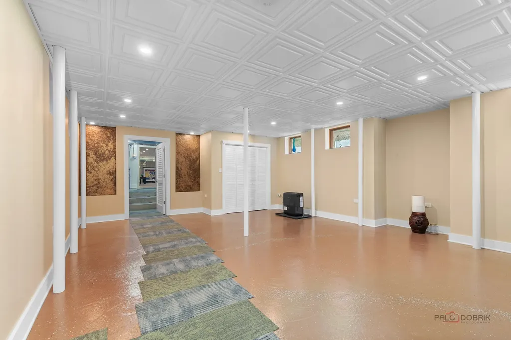 4448 North Tripp Avenue Chicago IL 60630