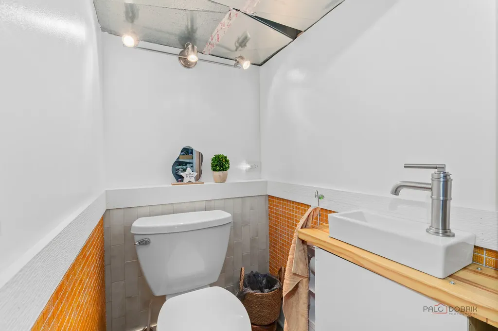 4448 North Tripp Avenue Chicago IL 60630
