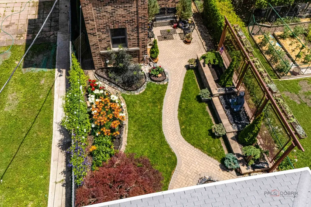 4448 North Tripp Avenue Chicago IL 60630