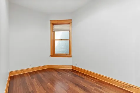4448 North Tripp Avenue Chicago IL 60630