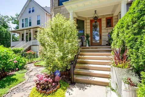 4448 North Tripp Avenue Chicago IL 60630
