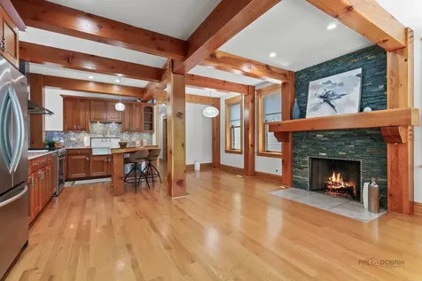 4448 North Tripp Avenue Chicago IL 60630