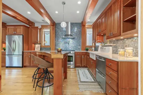 4448 North Tripp Avenue Chicago IL 60630
