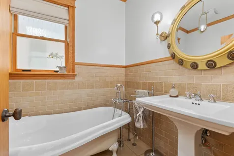 4448 North Tripp Avenue Chicago IL 60630