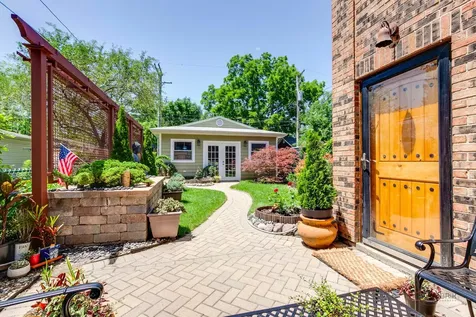 4448 North Tripp Avenue Chicago IL 60630