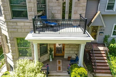 4448 North Tripp Avenue Chicago IL 60630