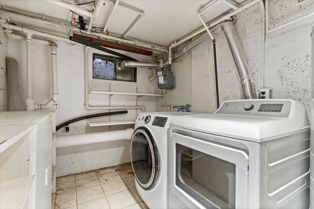 334 West Barry Avenue Chicago IL 60657