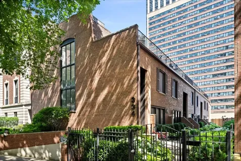 334 West Barry Avenue Chicago IL 60657