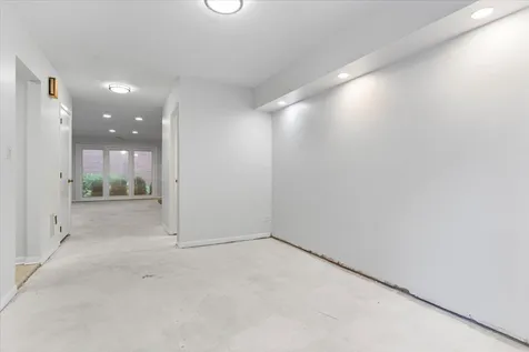 334 West Barry Avenue Chicago IL 60657
