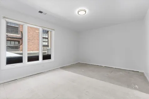 334 West Barry Avenue Chicago IL 60657