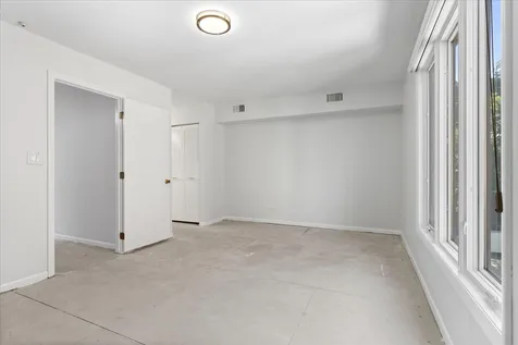 334 West Barry Avenue Chicago IL 60657