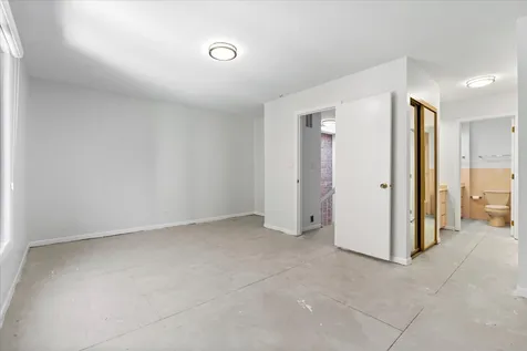 334 West Barry Avenue Chicago IL 60657