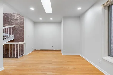 334 West Barry Avenue Chicago IL 60657