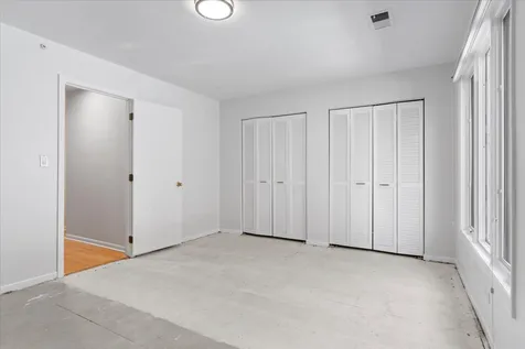 334 West Barry Avenue Chicago IL 60657