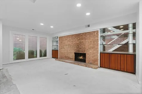 334 West Barry Avenue Chicago IL 60657